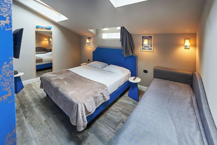 Room 28 of 80