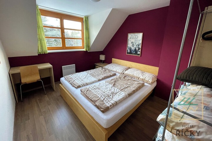Room 62 of 194