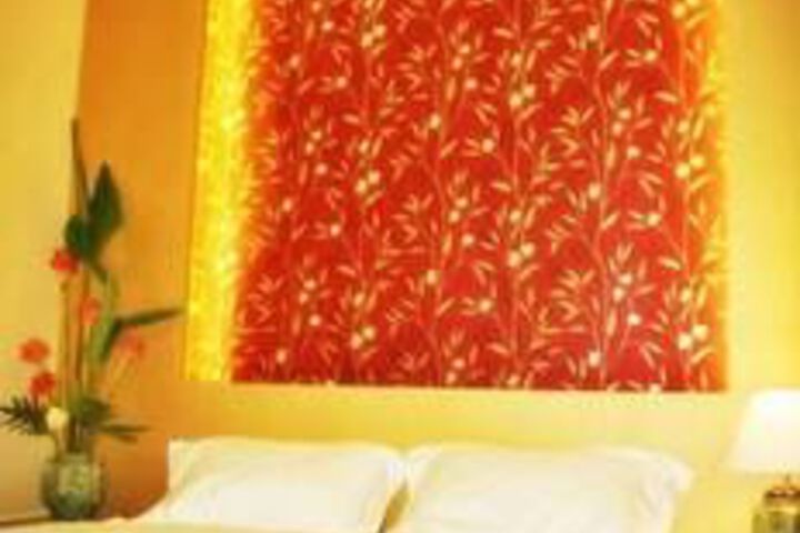Room 8 of 24