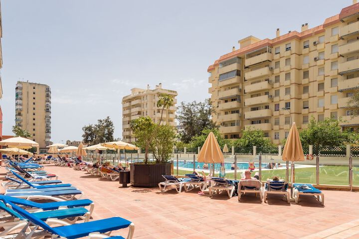 Pools & Facilities