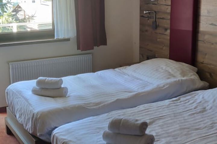 Room 3 of 21