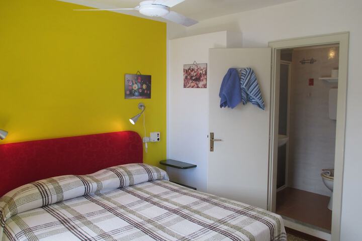Room 15 of 63