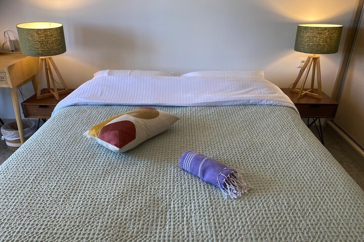 Room 7 of 16