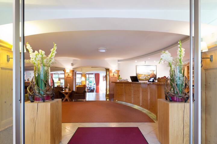 Hotel Interior 5 of 130