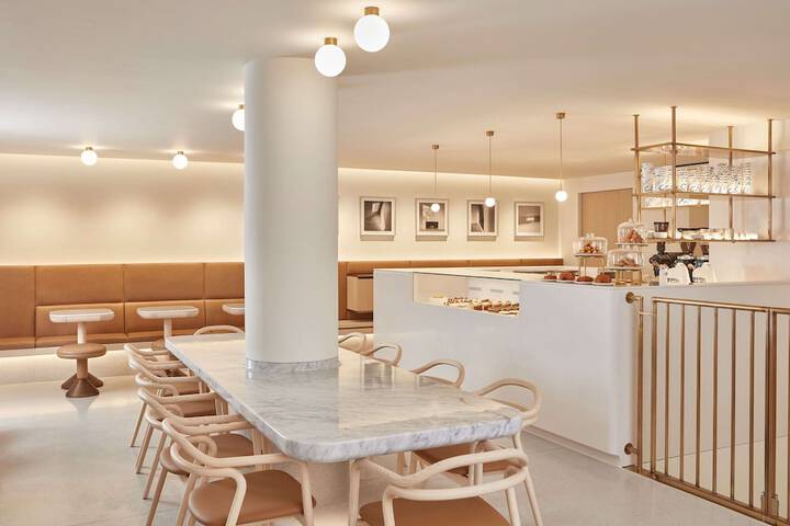 Breakfast/Coffee Service 108 of 126