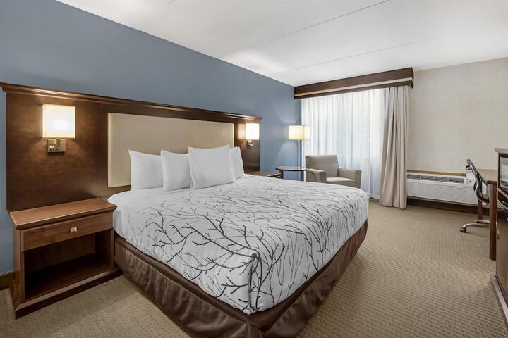 Room 43 of 92