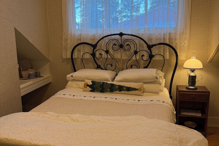 Room 13 of 42