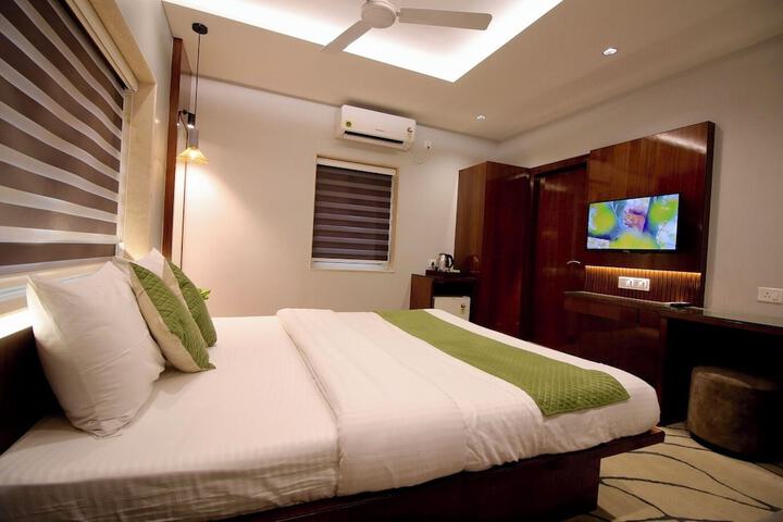Room 2 of 45