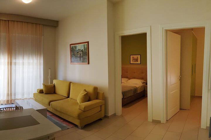 Room 35 of 84