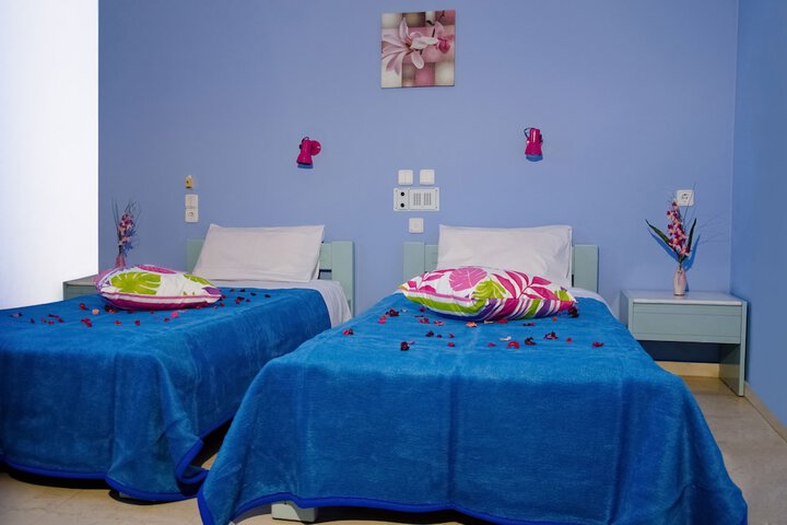 Room 6 of 22