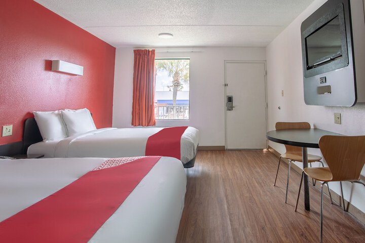 Room 12 of 30