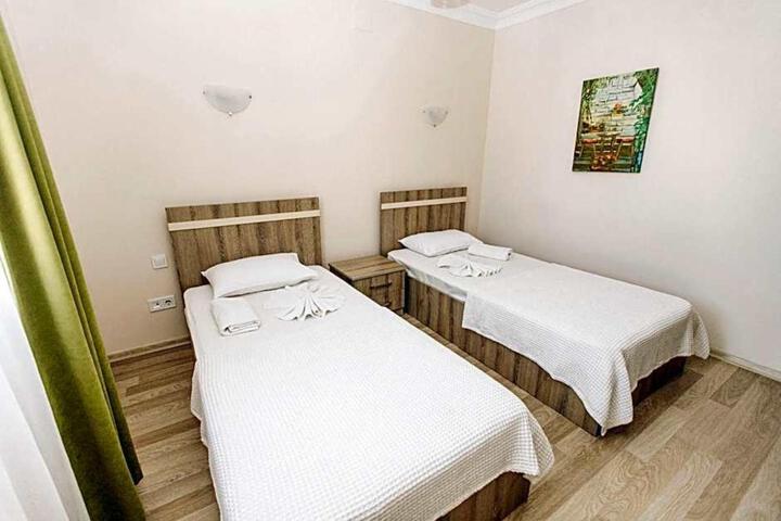 Room 5 of 27