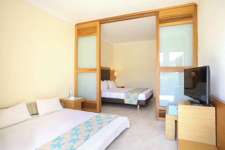 Room 30 of 82