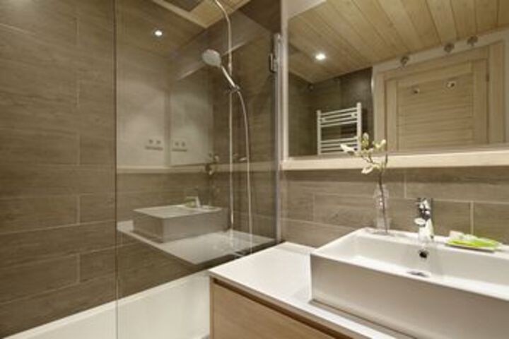 Room 5 of 28