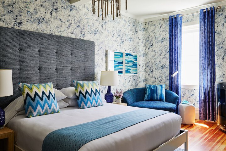 Room 12 of 65
