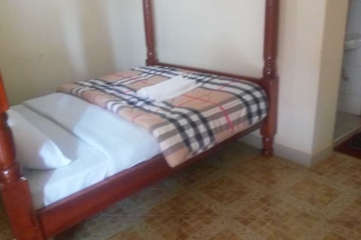 Room 6 of 26