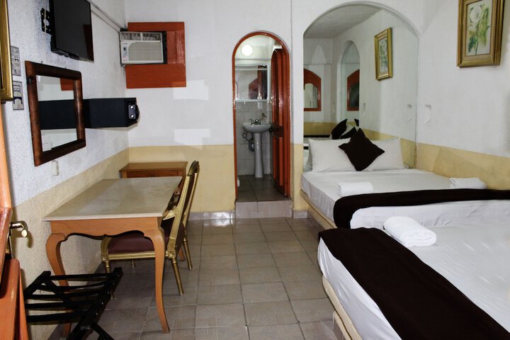 Room 5 of 33