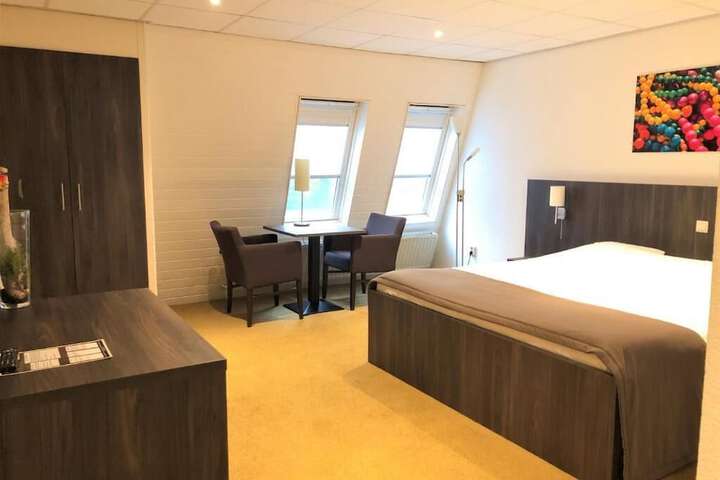 Room 8 of 46