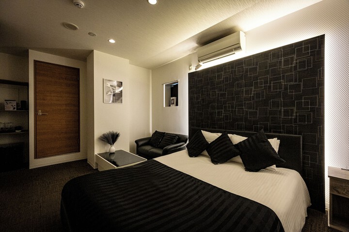 Room 37 of 64