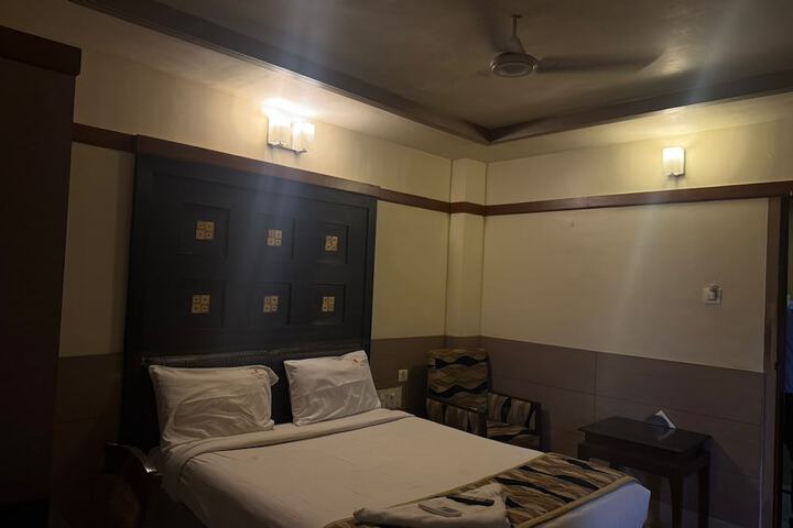 Room 2 of 14
