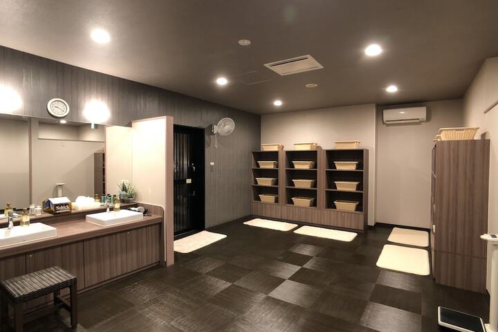 Room 19 of 30