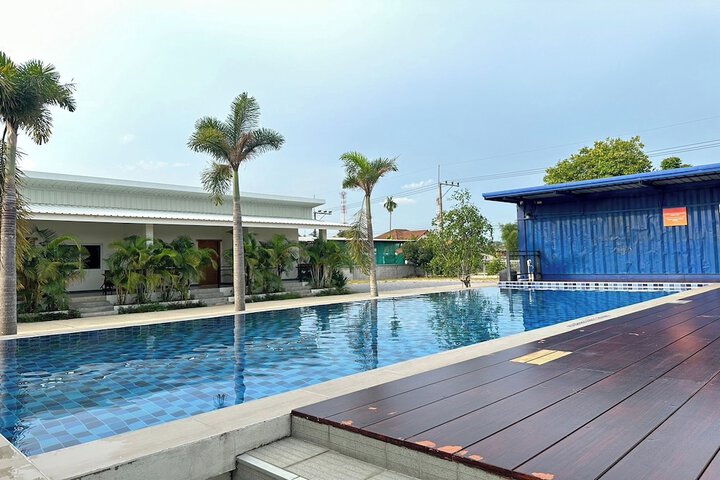 Pool 51 of 61
