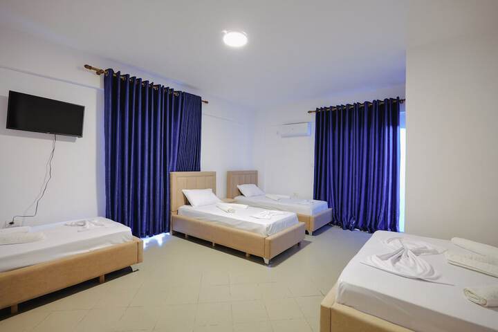 Room 32 of 69