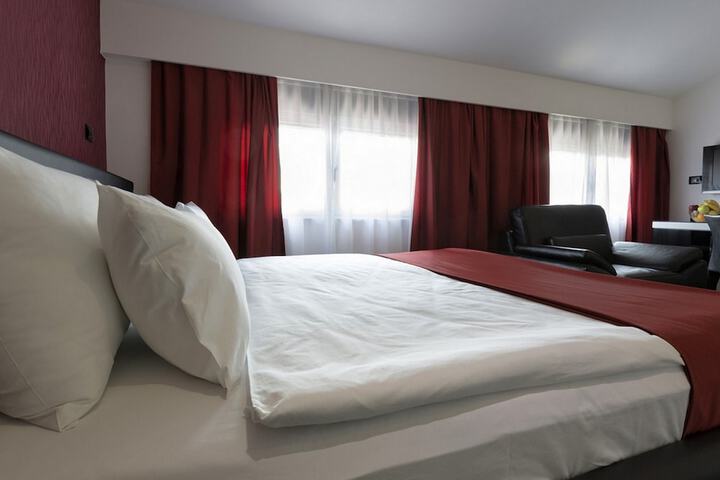 Room 49 of 267