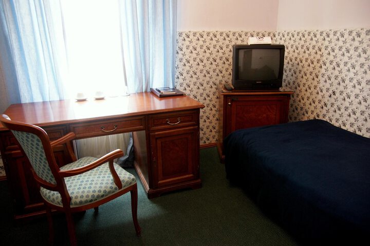 Room 7 of 62