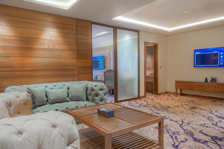 Room 12 of 26