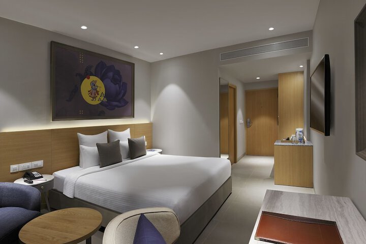 Room 11 of 39