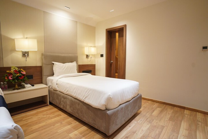 Room 20 of 38