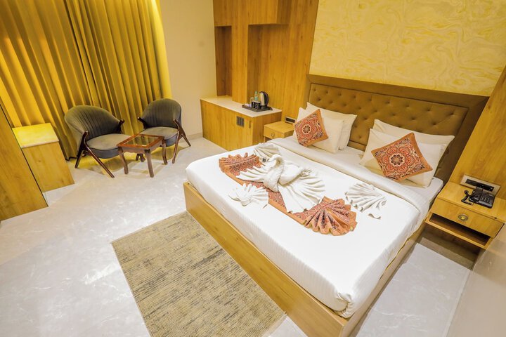Room 5 of 40
