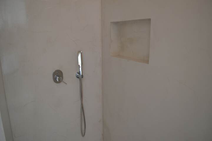 Room 30 of 47