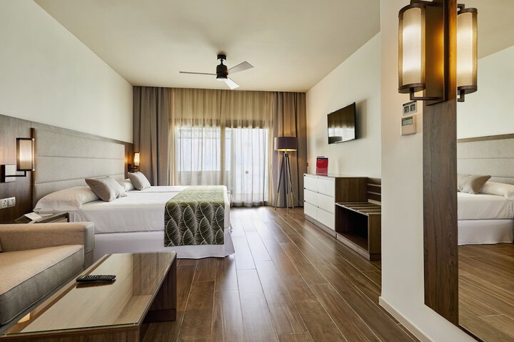 Room 13 of 51