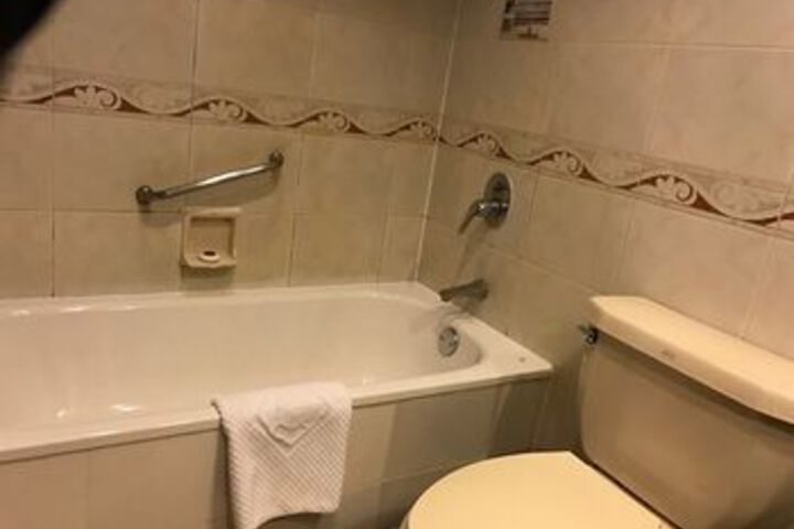 Room 2 of 43