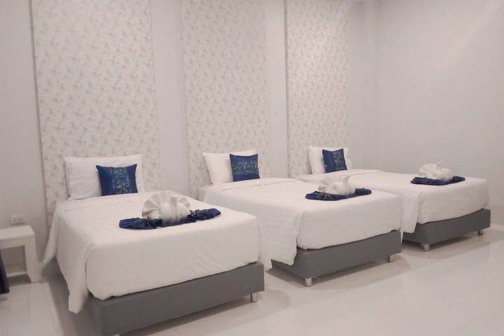 Room 2 of 91