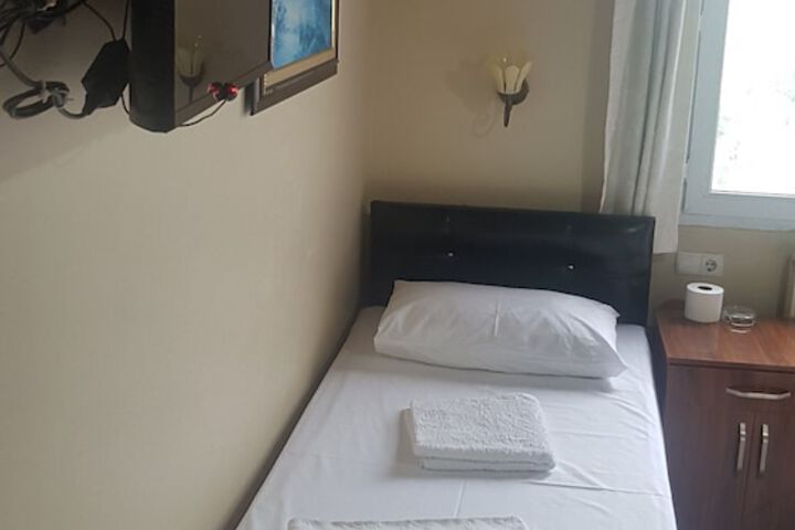 Room 10 of 30