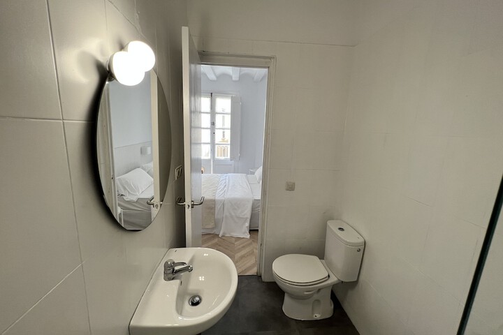 Room 4 of 62