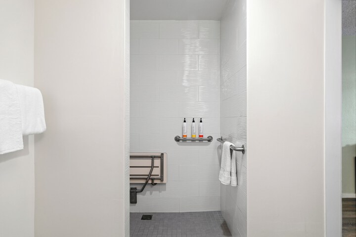 Room 29 of 48