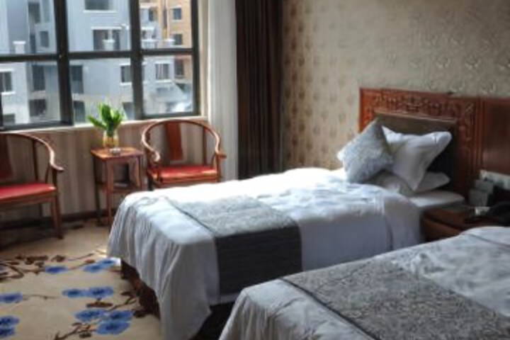 Room 9 of 15