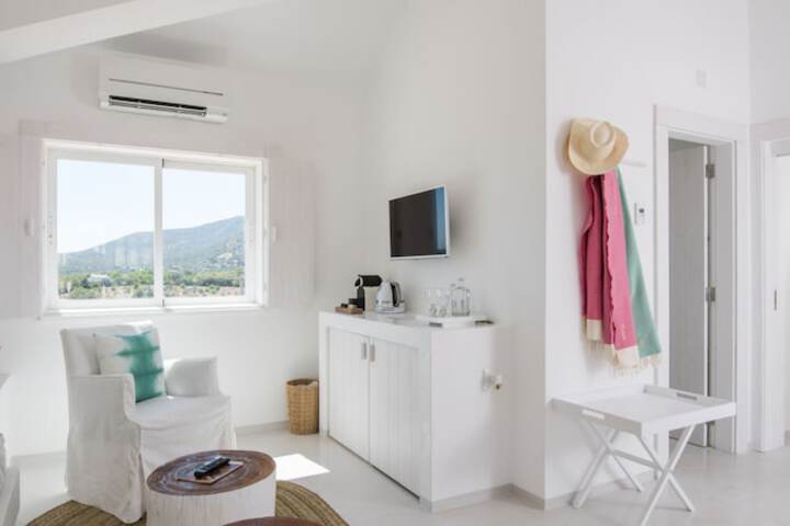 Room 90 of 275
