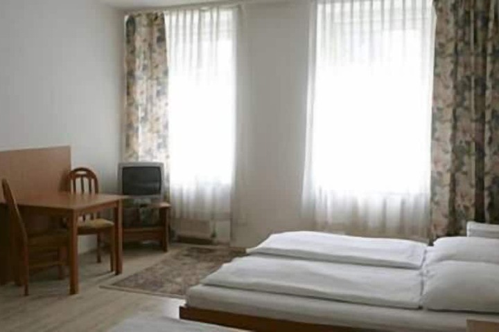 Room 6 of 31