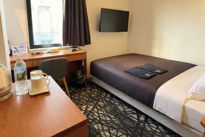 Room 15 of 60