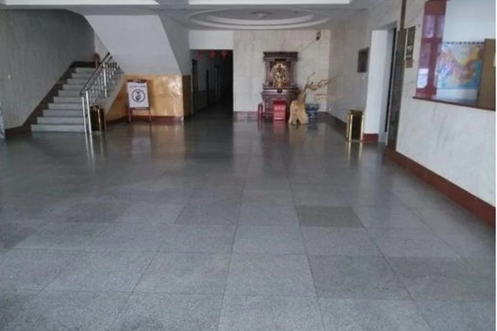 Room 7 of 10