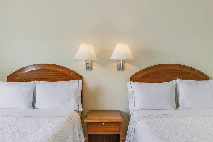 Room 10 of 34
