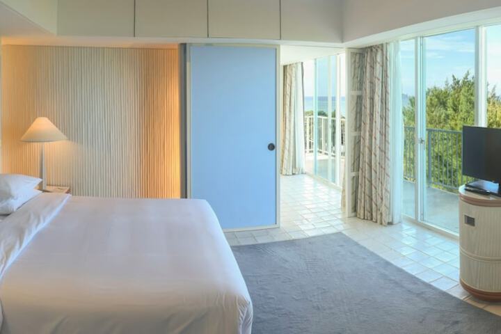 Room 7 of 28