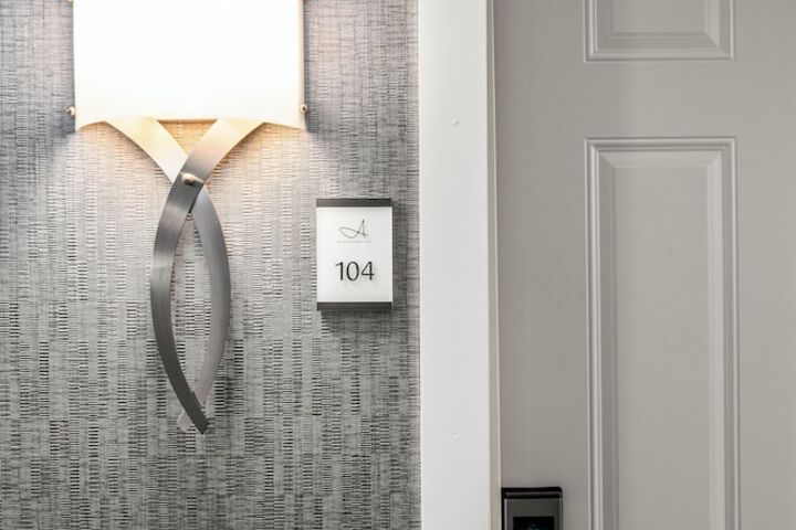 Ballroom/Hall 74 of 119