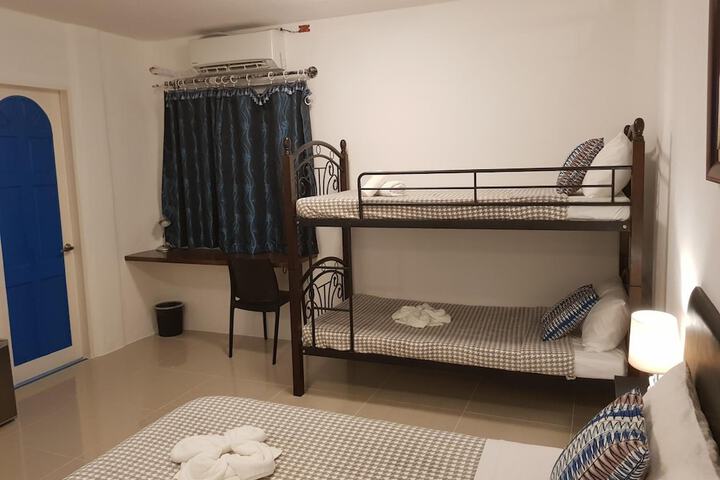 Room 13 of 50