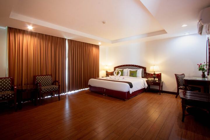 Room 27 of 65
